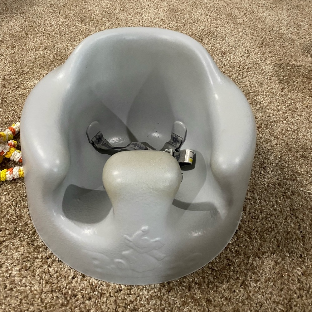 Grey bumbo